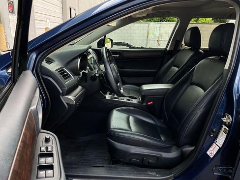 Used 2019 Subaru Outback 3.6R Limited AWD/4WD image 10