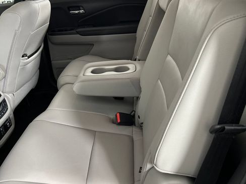 Used 2020 Honda Pilot Touring image 16