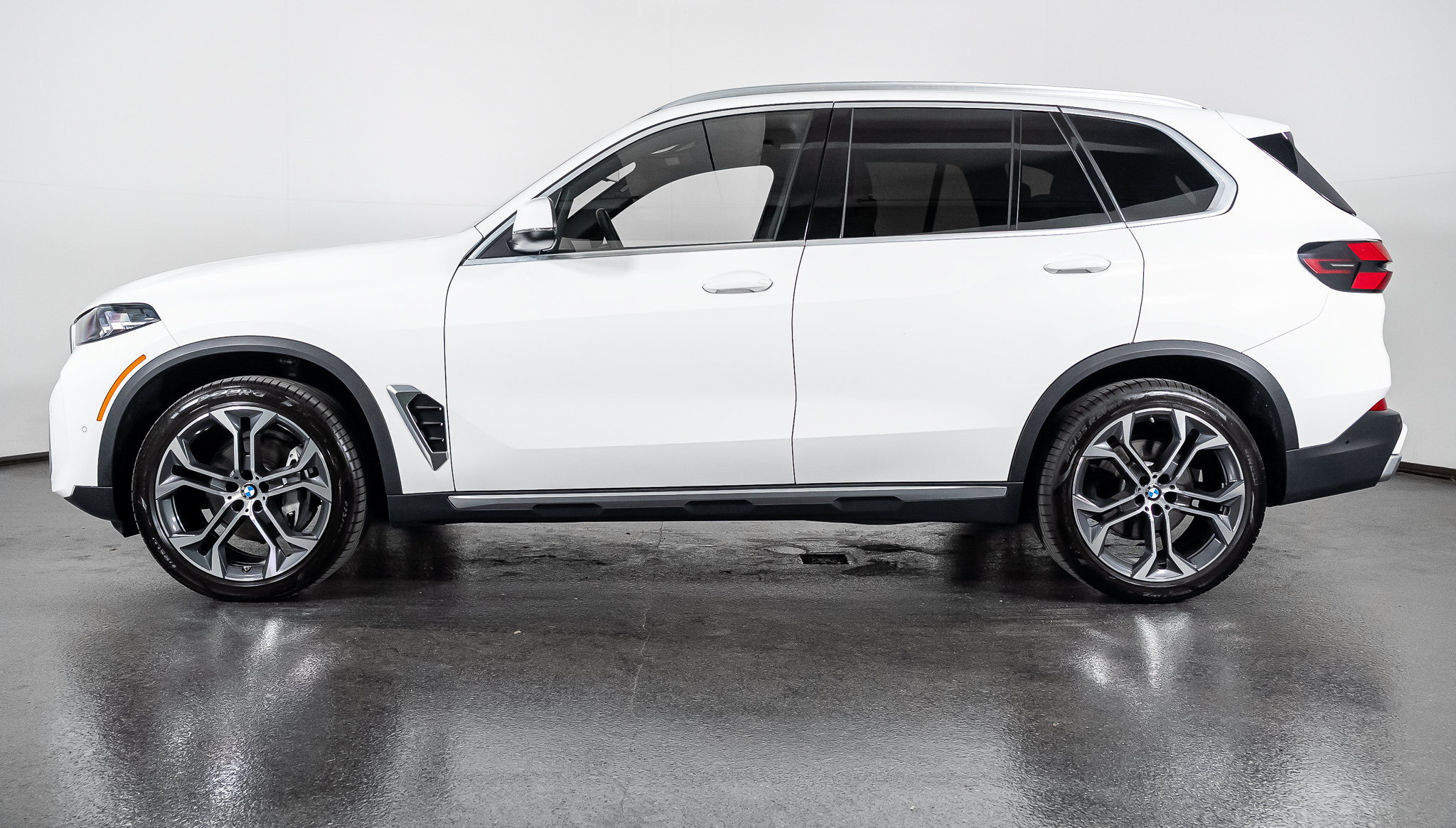 Used 2024 BMW X5 sDrive40i RWD image 13