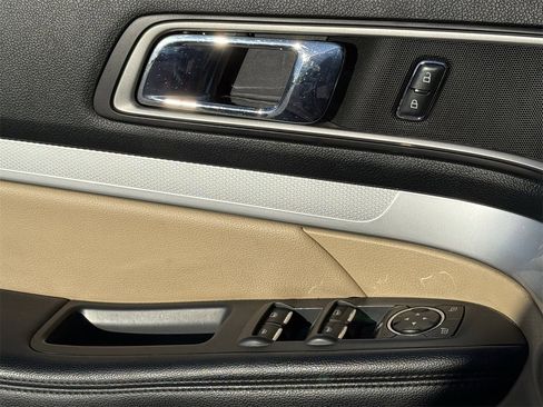 Used 2016 Ford Explorer XLT w/ Equipment Group 201A image 19