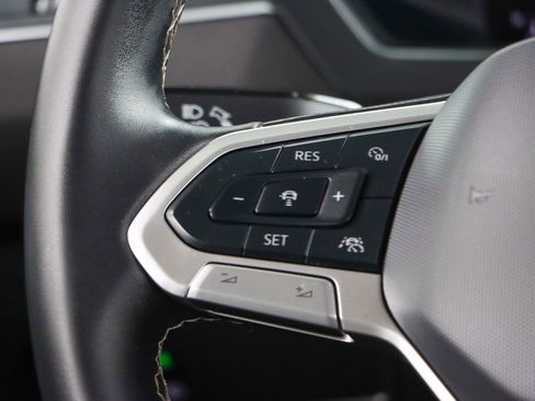 Used 2024 Volkswagen Tiguan SE image 13