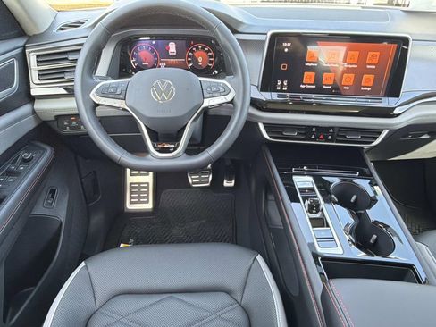 New 2026 Volkswagen Atlas Peak Edition image 16