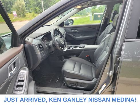 Certified 2023 Nissan Rogue SV w/ SV Premium B Package AWD/4WD image 14