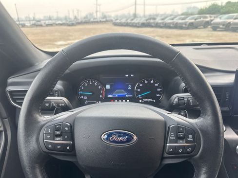 Used 2020 Ford Explorer XLT w/ Equipment Group 202A AWD/4WD image 19