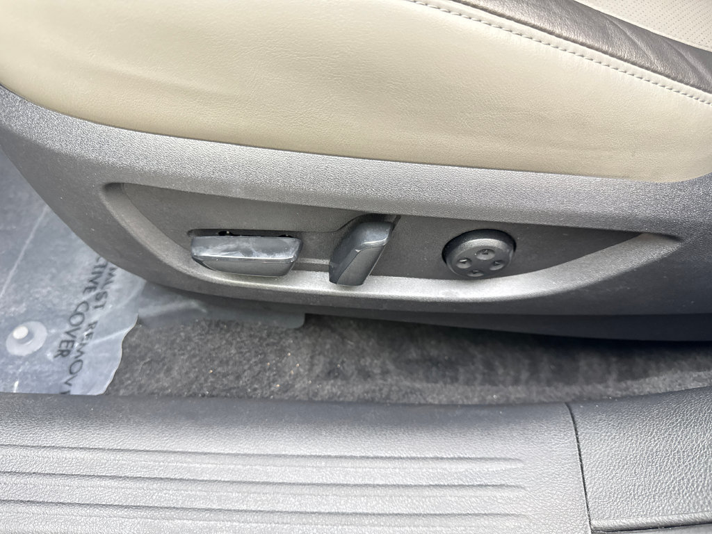 Used 2023 INFINITI QX50 Luxe FWD image 32