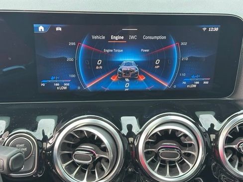 Used 2025 Mercedes-Benz GLA 35 AMG 4MATIC image 23