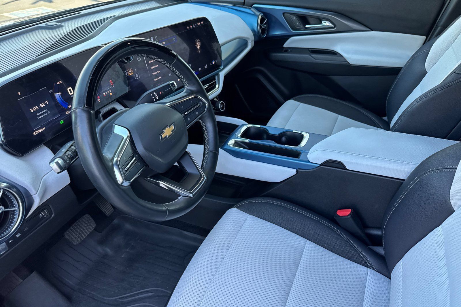 Used 2024 Chevrolet Equinox EV LT w/ Active Safety Package 3 AWD/4WD image 9