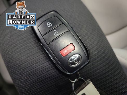 Used 2023 Toyota Corolla Cross LE w/ Moonroof Package image 17