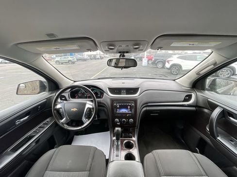Used 2015 Chevrolet Traverse LT w/ Style and Technology Package FWD image 19