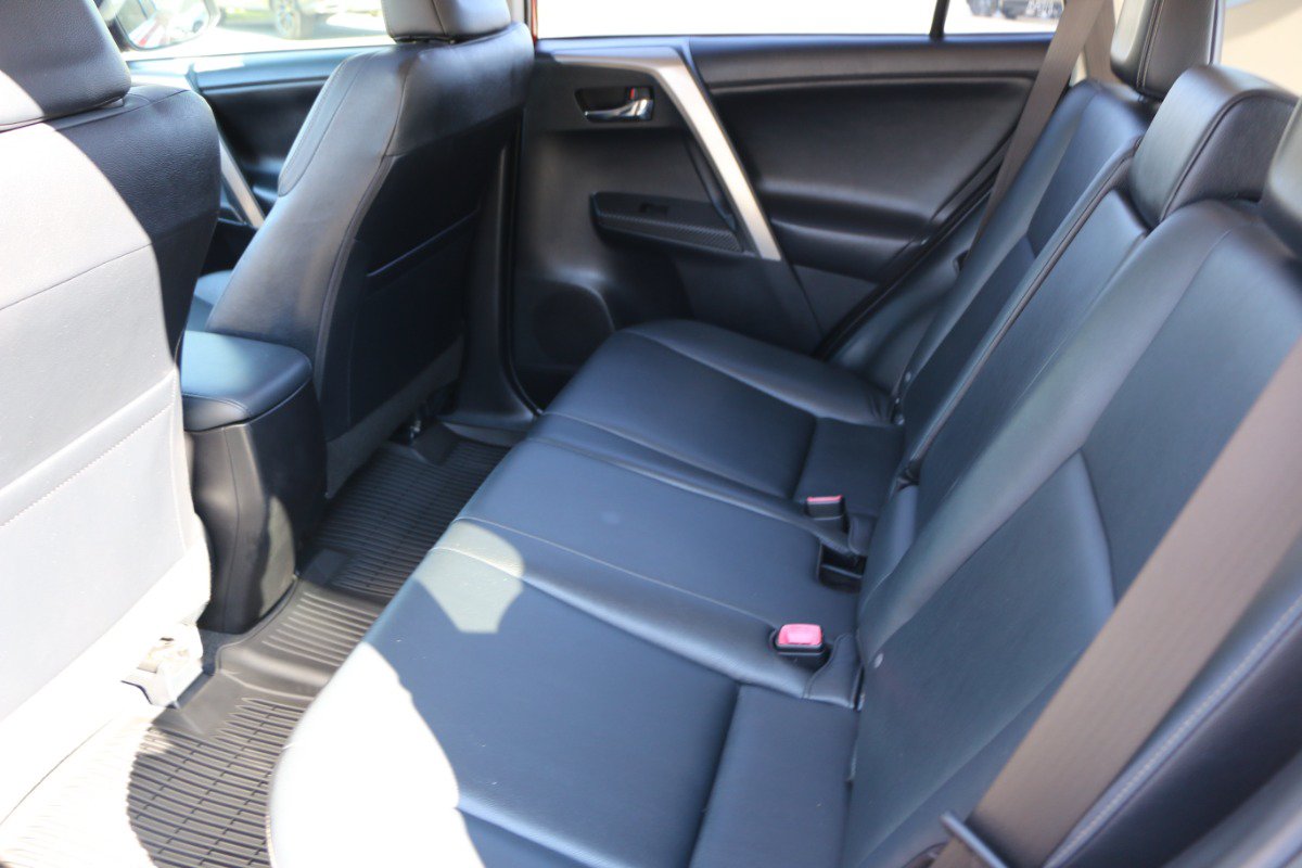 Used 2013 Toyota RAV4 Limited AWD/4WD image 30