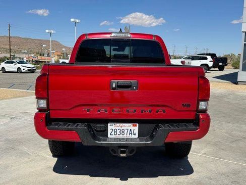 Used 2019 Toyota Tacoma TRD Sport w/ Technology Package RWD image 6