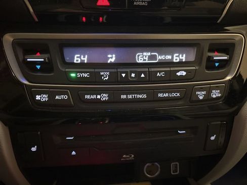 Used 2022 Honda Pilot Touring image 20