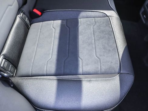 New 2025 Volkswagen Taos SE image 39