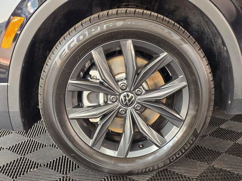 Used 2024 Volkswagen Tiguan SE w/ MDO Package, Two-Row AWD/4WD image 10