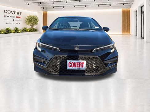 Used 2023 Toyota Corolla SE FWD image 3