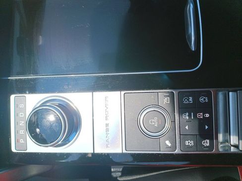Used 2017 Land Rover Range Rover HSE AWD/4WD image 23