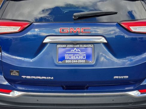 Used 2022 GMC Terrain SLT w/ Infotainment Package II image 19