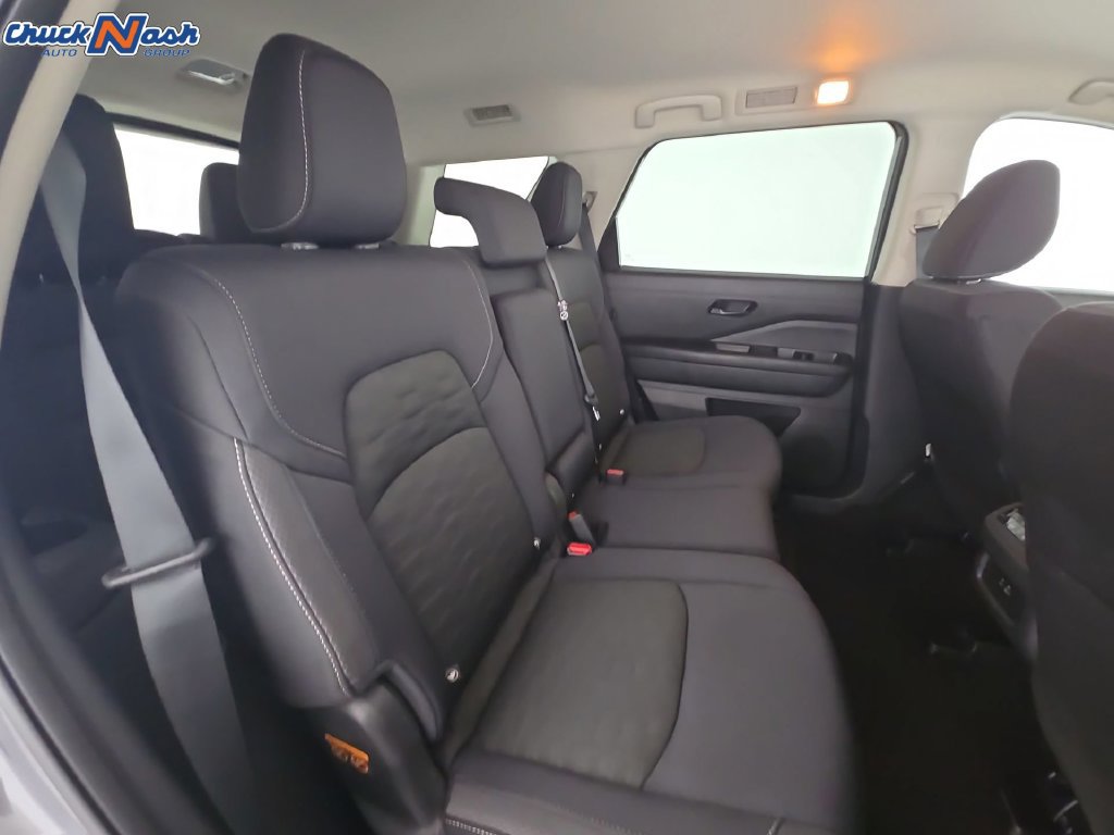 Used 2025 Nissan Pathfinder SV AWD/4WD image 31