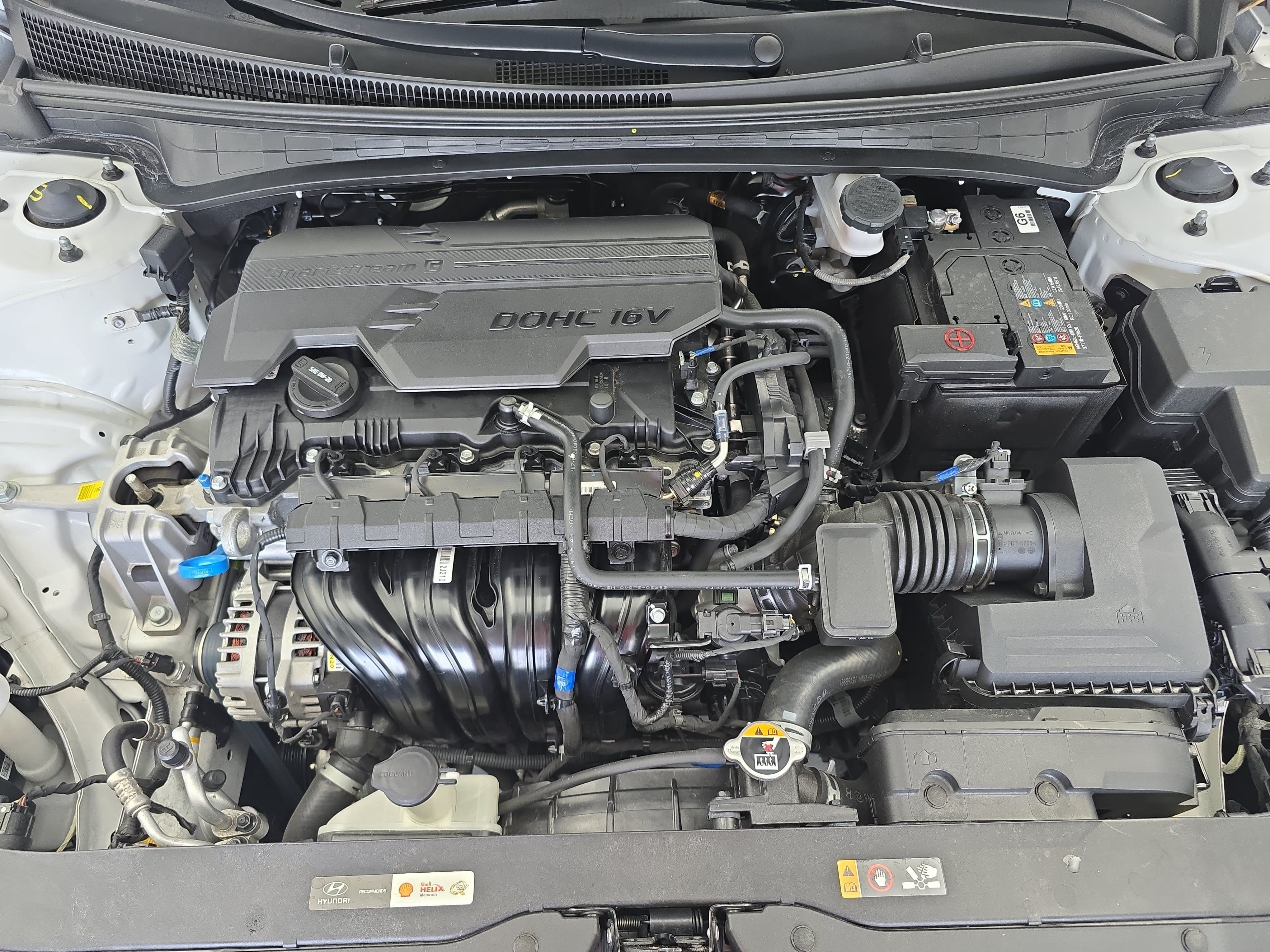 Used 2025 Hyundai Elantra SEL FWD image 30