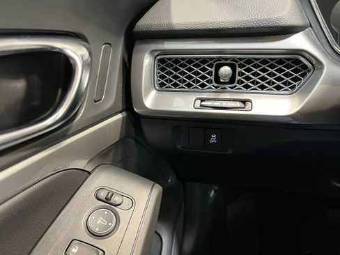 New 2025 Acura Integra image 19