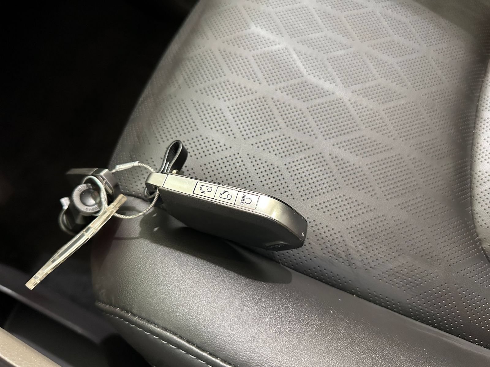Used 2026 Kia Carnival FWD image 26