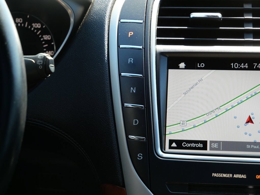Used 2018 Lincoln MKX Select w/ Select Plus Package AWD/4WD image 18