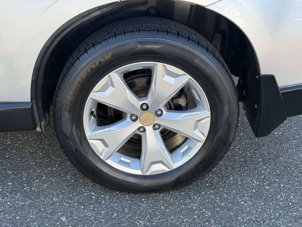 Used 2014 Subaru Forester 2.5i Limited AWD/4WD image 25