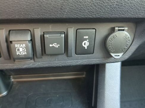 Used 2022 Toyota Tacoma Limited image 29