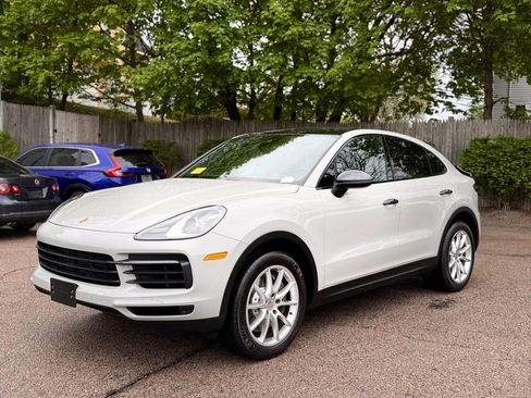Used 2021 Porsche Cayenne Coupe AWD/4WD image 2