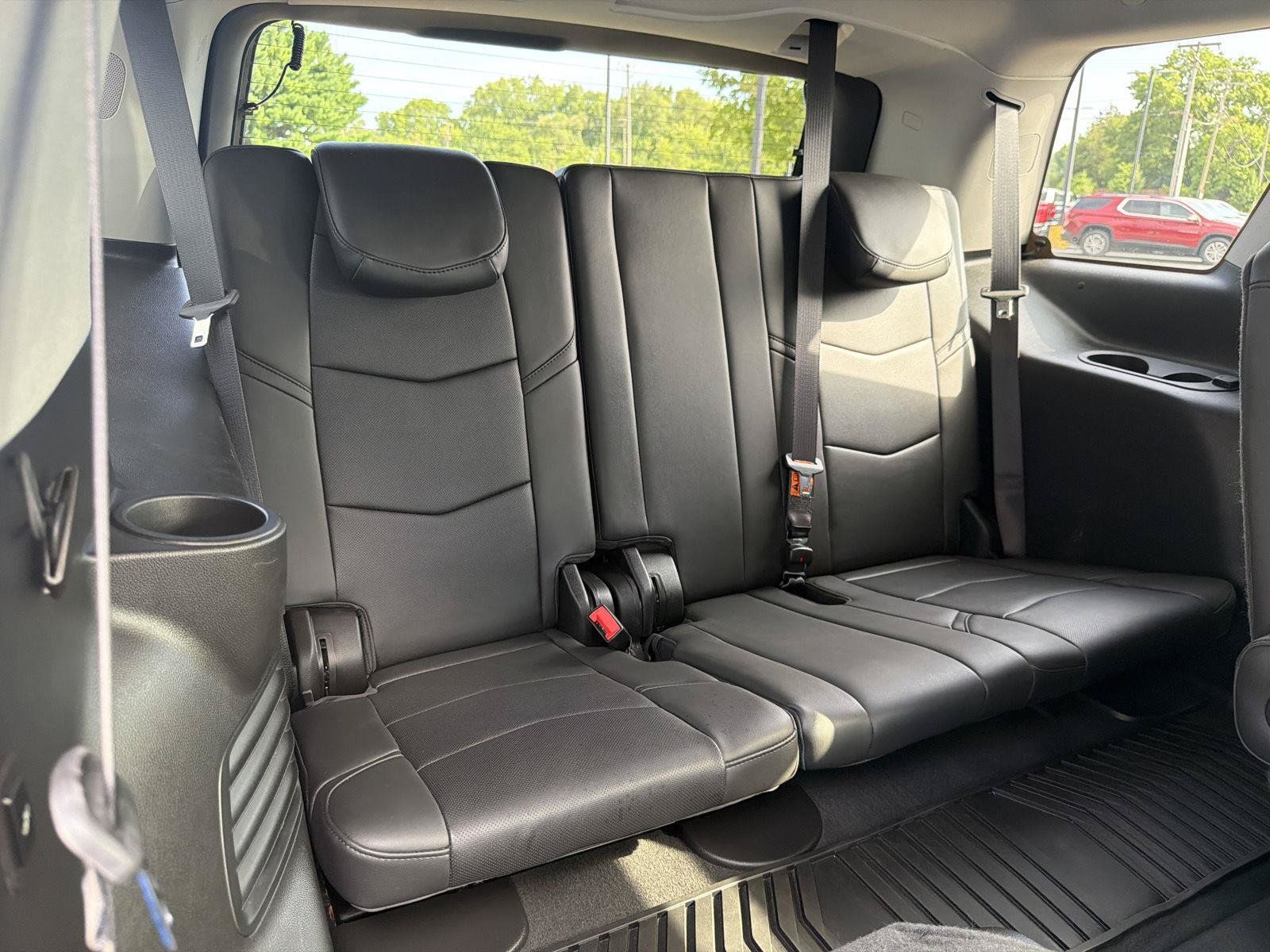 Used 2020 Cadillac Escalade Premium Luxury AWD/4WD image 46