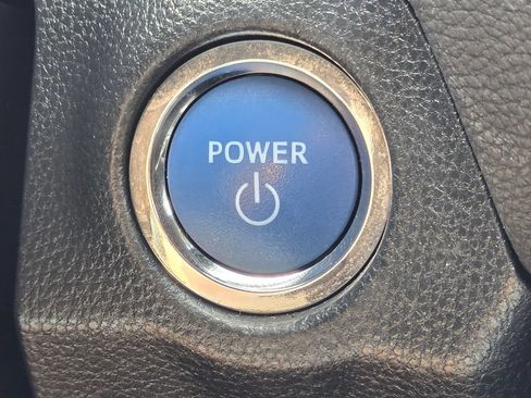 Used 2021 Toyota RAV4 XLE w/ XLE Grade Weather Package AWD/4WD image 33