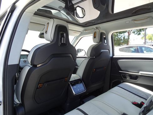 Used 2024 Rivian R1S Adventure AWD/4WD image 14