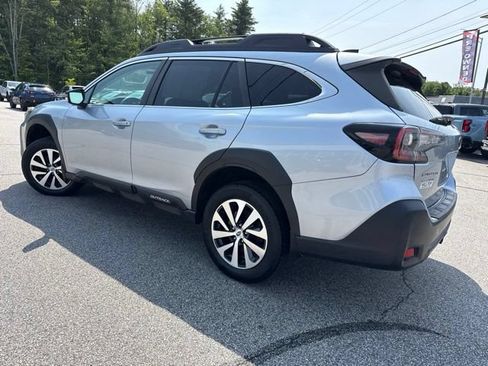 Used 2023 Subaru Outback Premium AWD/4WD image 10