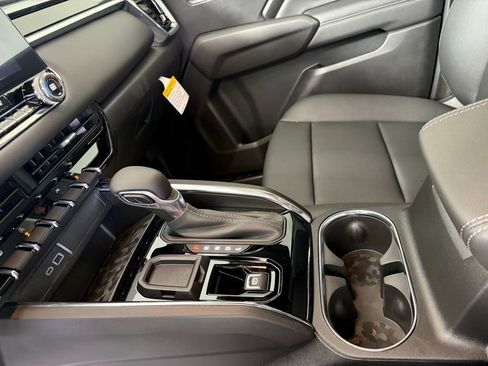 New 2025 GMC Canyon Elevation w/ Convenience Package image 22