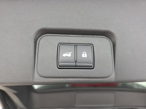 Used 2025 Nissan Rogue SV FWD image 35