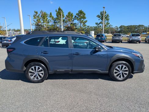 Certified 2025 Subaru Outback image 3