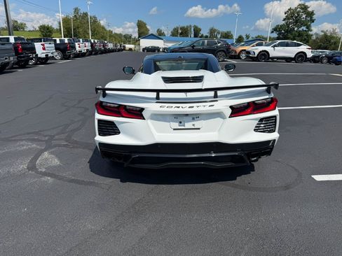 Used 2025 Chevrolet Corvette Stingray Premium Conv w/ Z51 Performance Package RWD image 5
