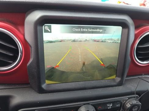 Used 2023 Jeep Gladiator Rubicon w/ Cold Weather Group image 5