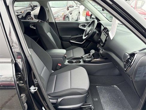 Used 2024 Kia Soul S image 9