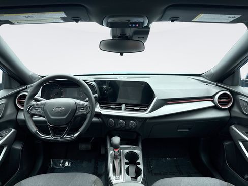 Used 2024 Chevrolet Trax RS w/ Driver Confidence Package image 14