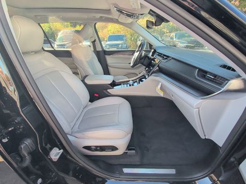 Used 2022 Jeep Grand Cherokee L Overland image 17