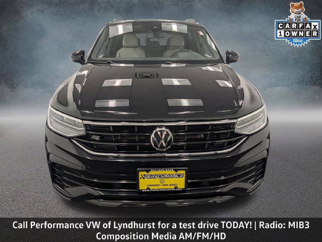 Used 2024 Volkswagen Tiguan SE R-Line FWD image 2
