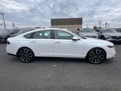 Used 2023 Honda Accord Touring image 4