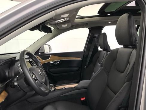 Used 2025 Volvo XC90 B6 Plus AWD/4WD image 27