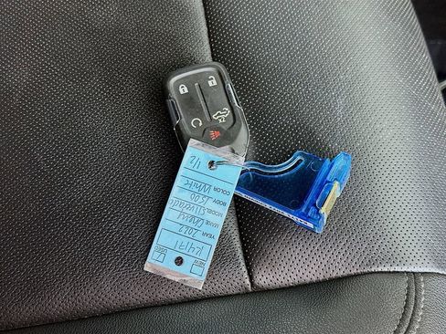 Used 2022 Chevrolet Silverado 1500 LTZ image 36