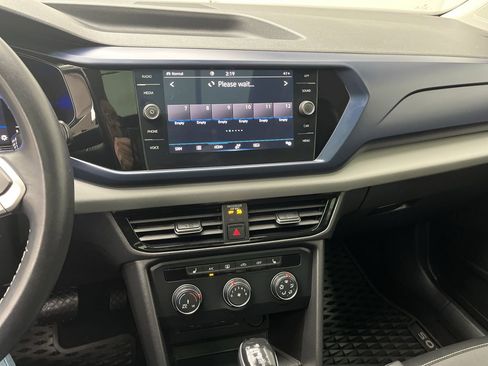 Used 2022 Volkswagen Taos SE image 17