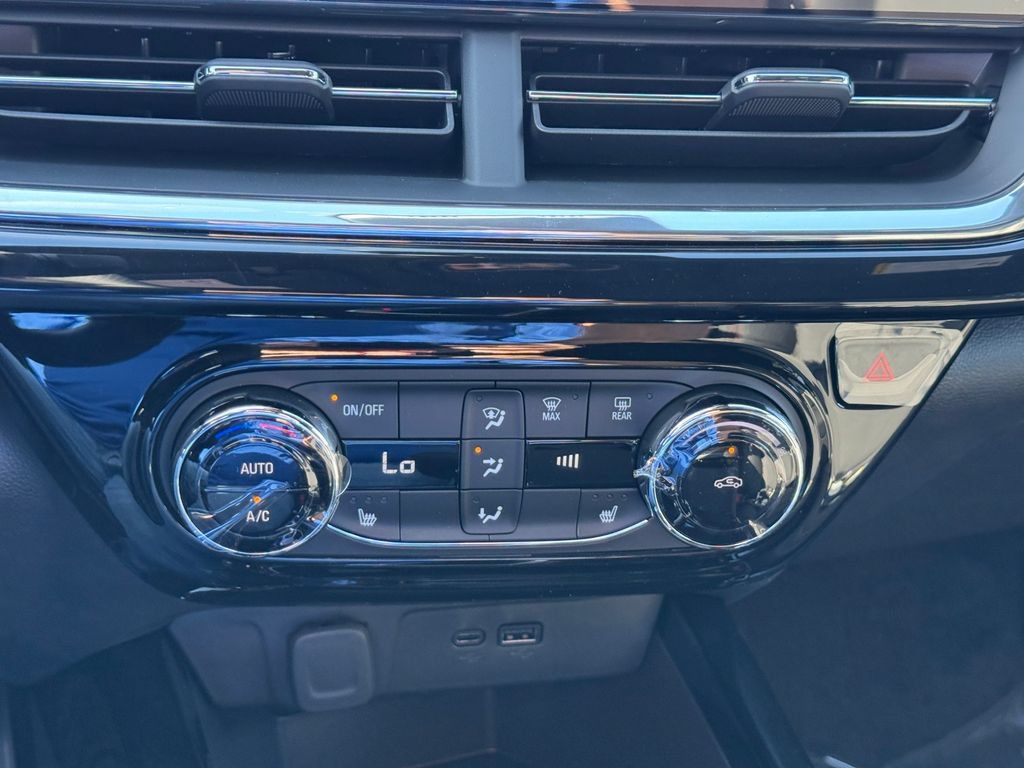 New 2026 Chevrolet Trax RS w/ Driver Confidence Package FWD image 17