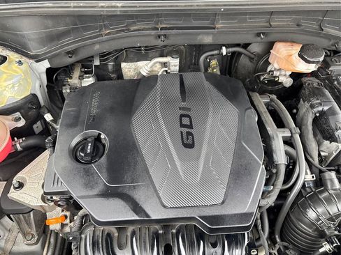 Certified 2022 Kia Sorento S w/ Panoramic Sunroof Package image 13