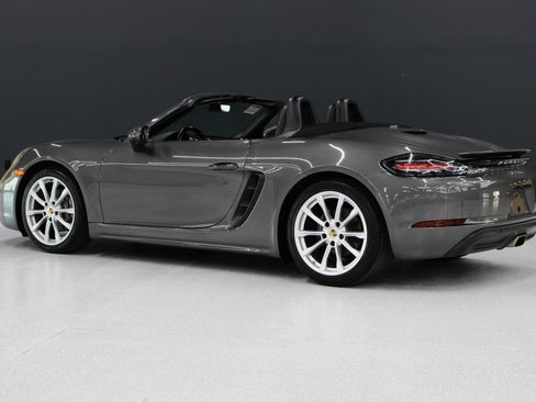 Used 2021 Porsche 718 Boxster w/ Premium Package RWD image 33