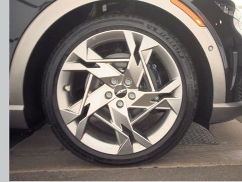 Used 2024 Genesis GV60 Performance image 21